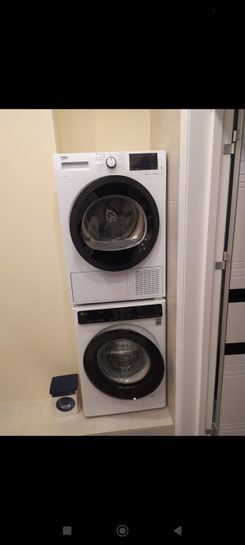 11413271-5VETj.jpg