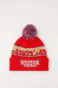 Шапка с рождественским принтом «Очень странные дела»
