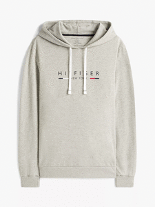 Скидки на худи и толстовки, например, Tommy Hilfiger и New Balance за 2900₽ и 3400₽