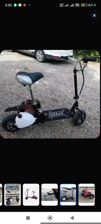 Черный бензиновый мини-скутер 35 километров в час